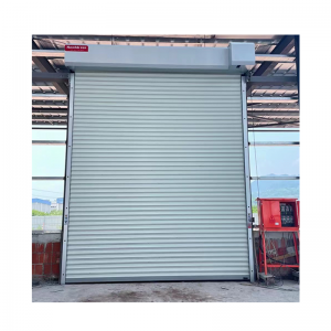 Windproof rolling door